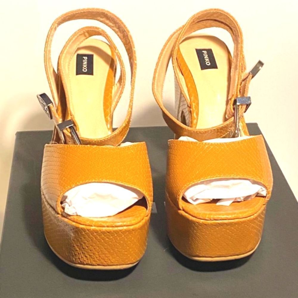 PINKO BEIGE WRAP AROUND THE ANKLE SANDALS